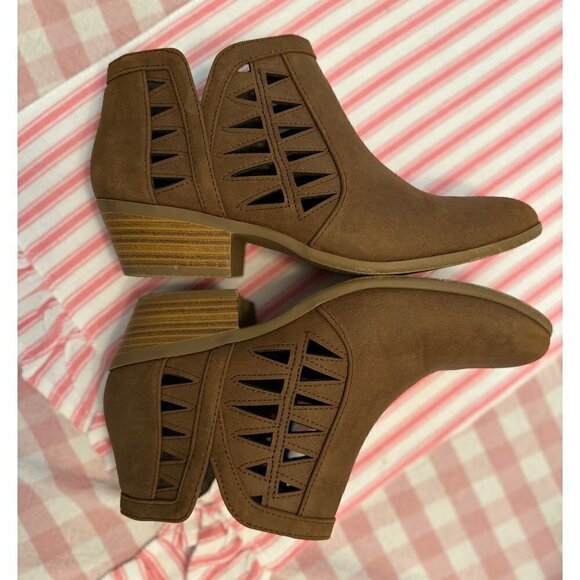 Soda Brown Booties Size 8 - Picture 1 of 7